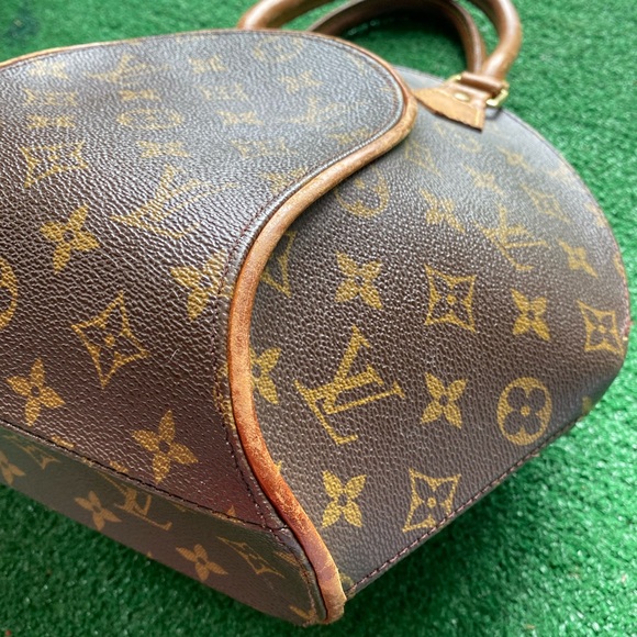 Extra pics. Authentic Louis Vuitton Bag - Picture 9 of 12